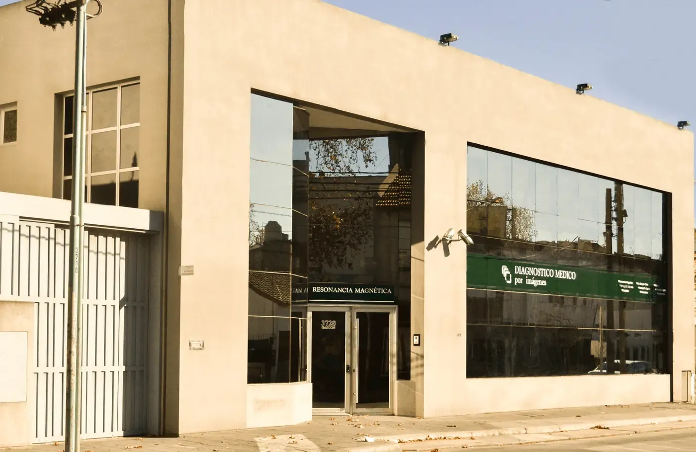 Frente exterior de Diagnóstico Médico por Imágenes